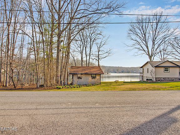 4th image of 174 Dovenshire Dr