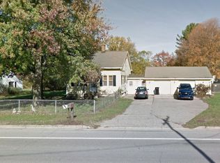 495 Lamoreaux Dr NW, Comstock Park, MI 49321