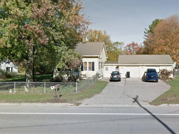 495 Lamoreaux Dr NW, Comstock Park, MI 49321