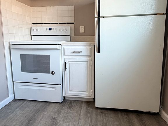 4th image of 120 N Main St #B