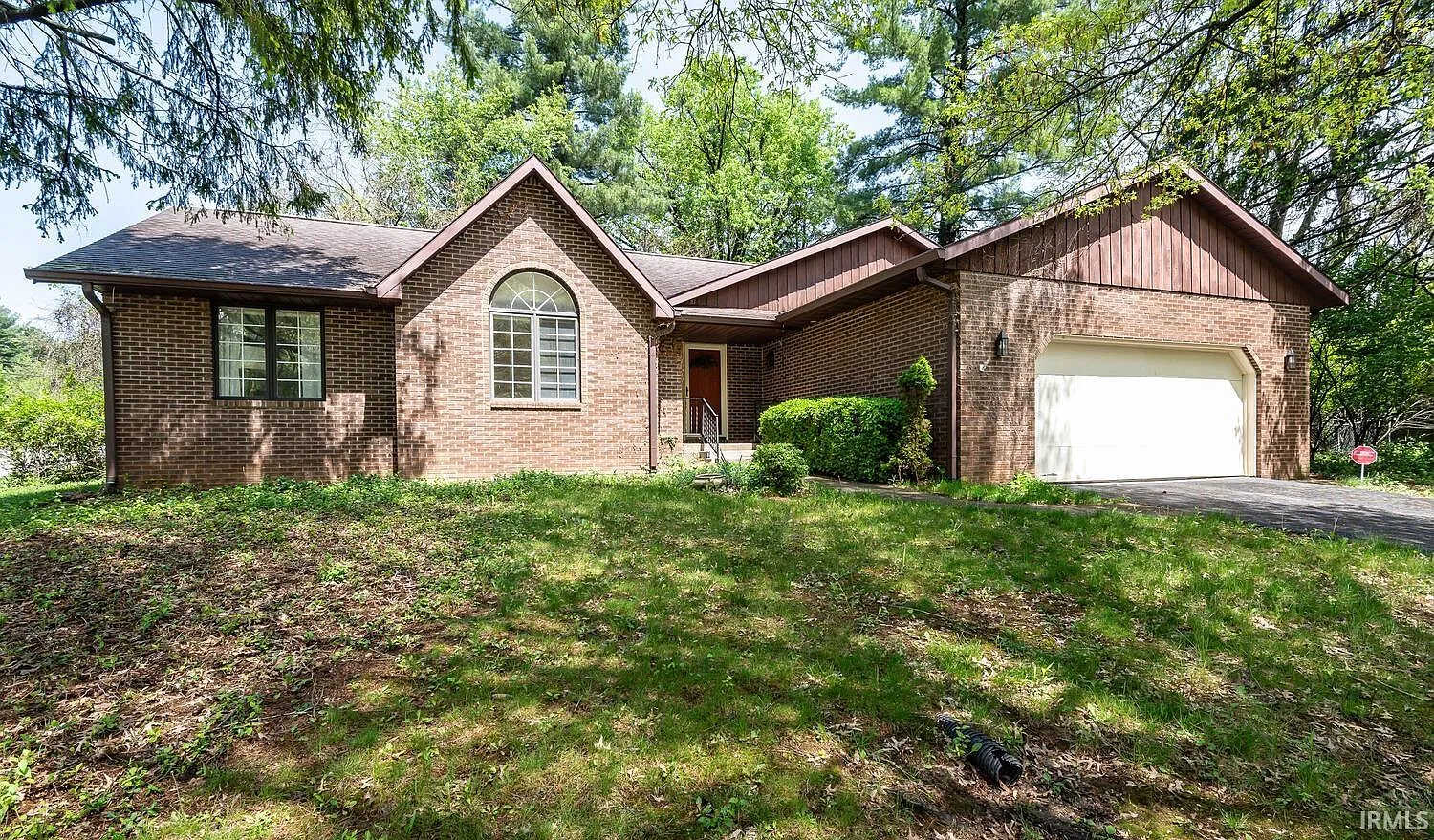 2405 E Queens Way photo 1