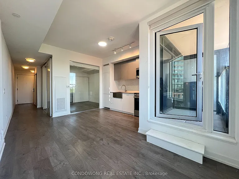 270 Dufferin St #619 — Photo 3