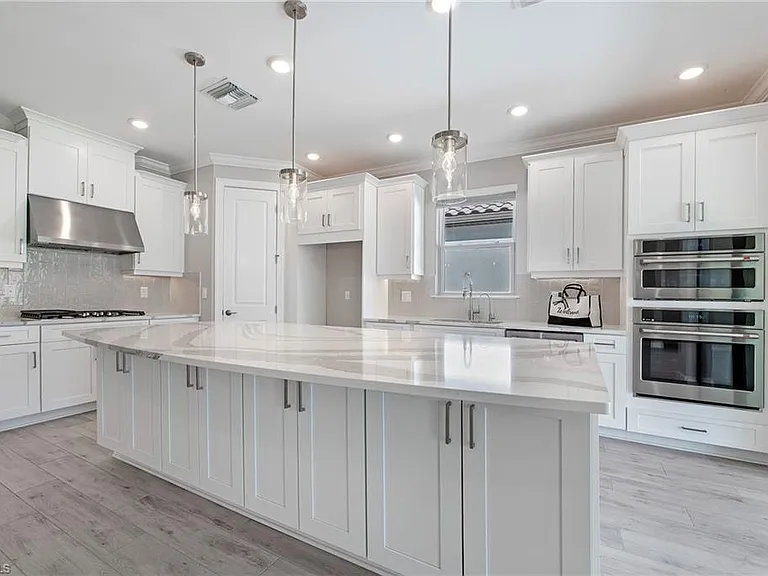 17471 Caravita Ln — Photo 2