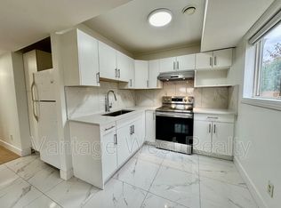 504 Klassen Rd UNIT B, Kelowna, BC V1X 7P3