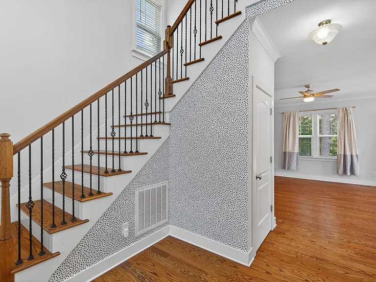 807 Cook Rd — Photo 4