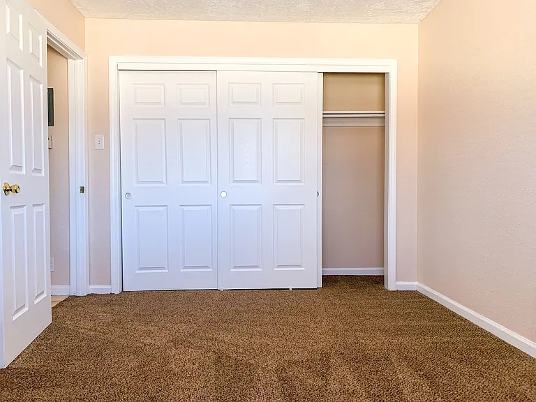 Desert Park Apartments — Photo 27