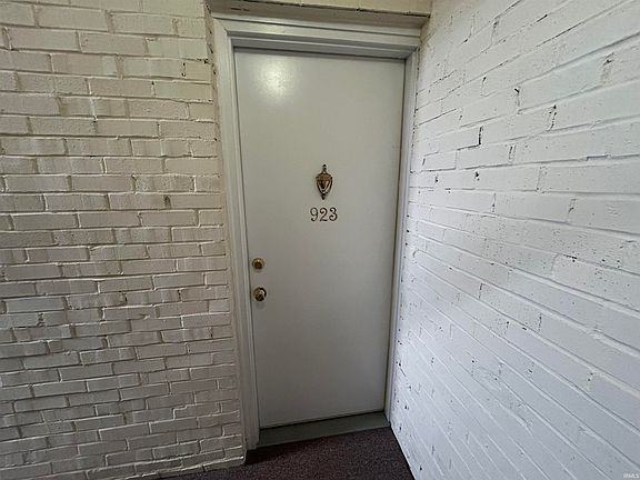 2nd image of 2500 Topsfield Rd APT 923