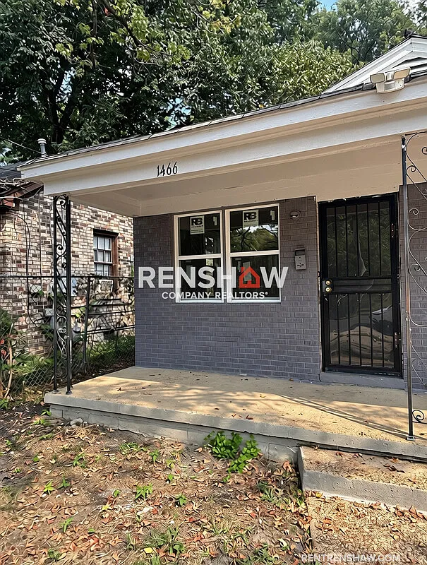 2 bed, 1.0 bath, 700 sqft, $800 — Photo 2