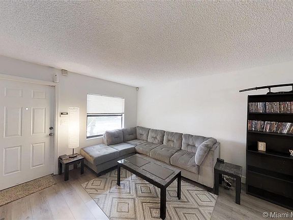 4th image of 332 SW 80th Ter