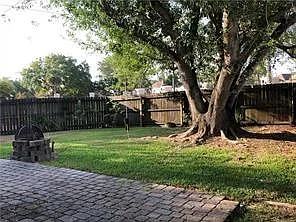 101 Moonraker Dr — Photo 4