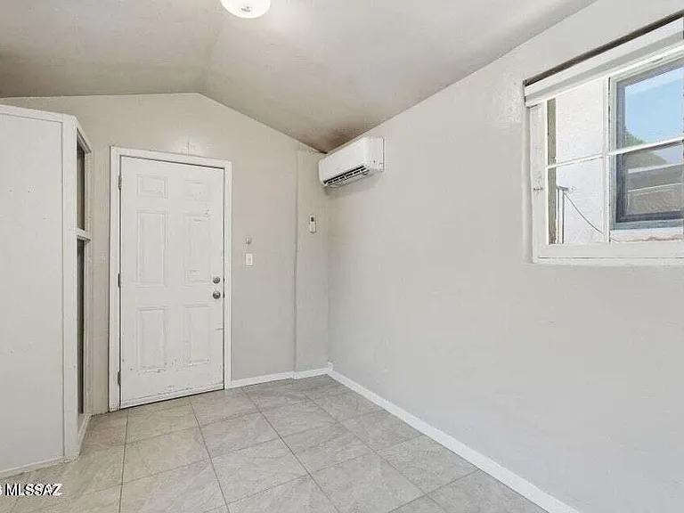 1245 N 1st Ave — Photo 34
