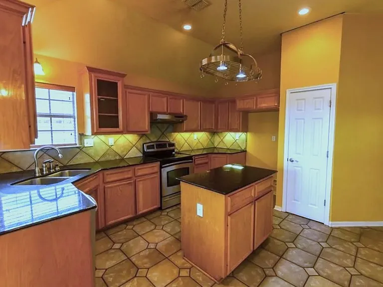 4106 Pennington Ave — Photo 7