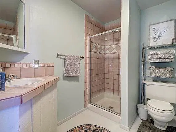 3 bed, 2.5 bath, 1824 sqft, $5,500 — Photo 3
