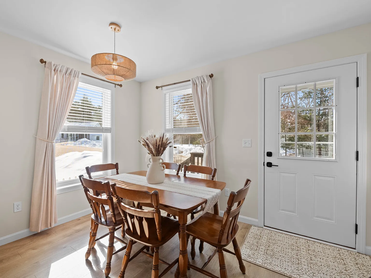 2 bed, 772 sqft, $2,900 — Photo 4