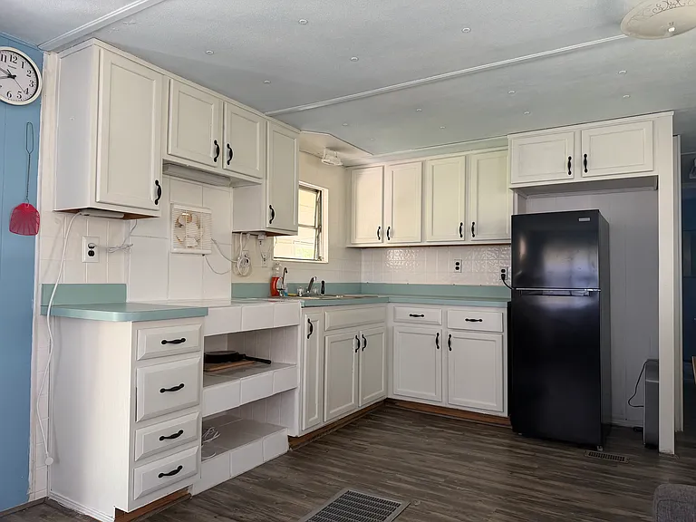 6760 W Sasser St — Photo 10