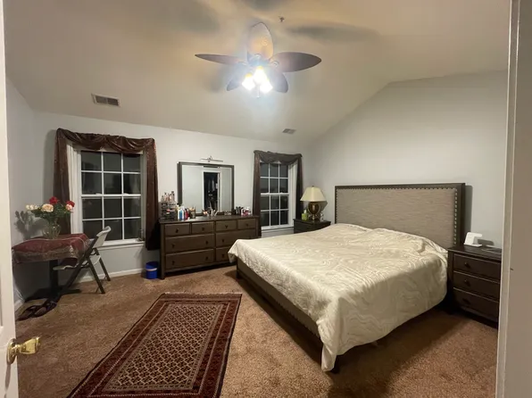 118 Mountainside Dr, Pompton Lakes, NJ 07442