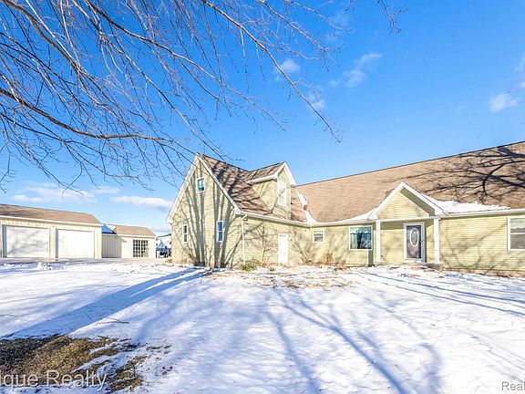 3rd image of 7884 North Rd