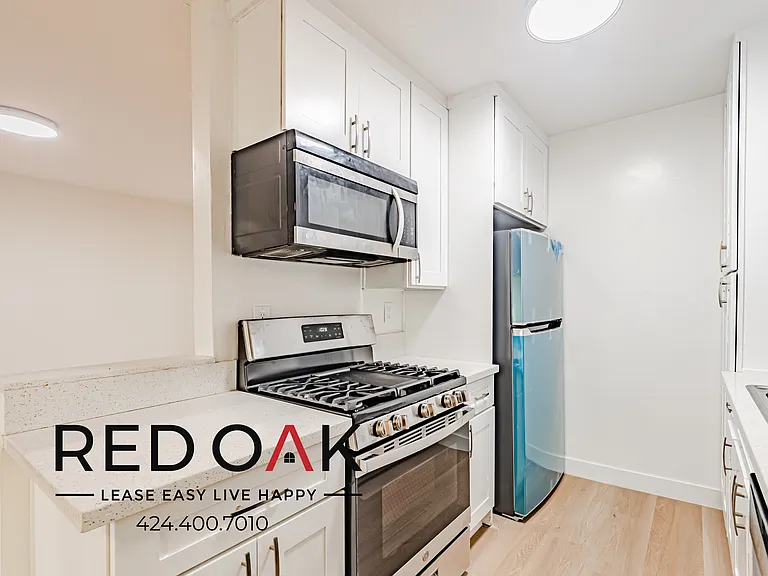 1333 N Kingsley Dr #10 — Photo 7