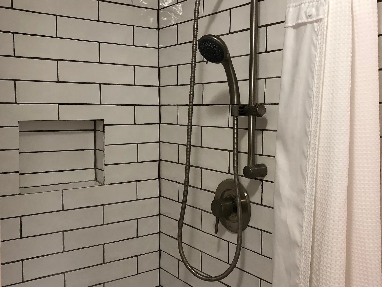 1 bed, 900 sqft, $2,300 — Photo 3