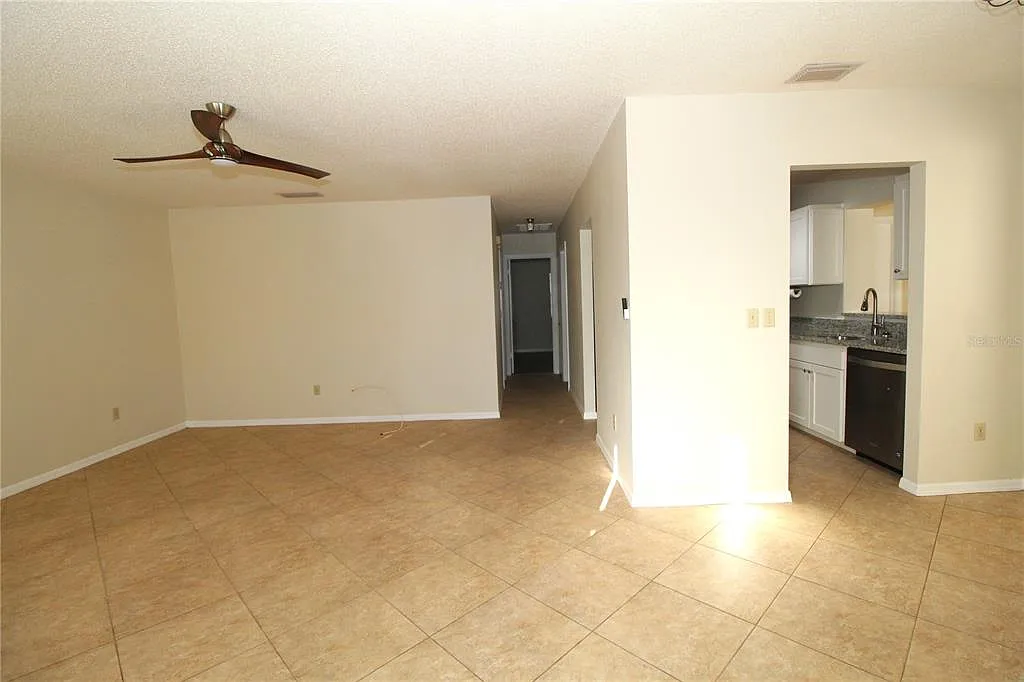 2 bed, 2.0 bath, 984 sqft, $1,600 — Photo 2