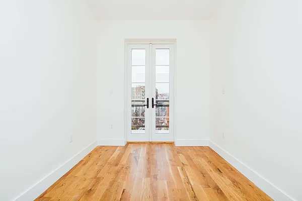 Rented by Nooklyn NYC LLC | media 24