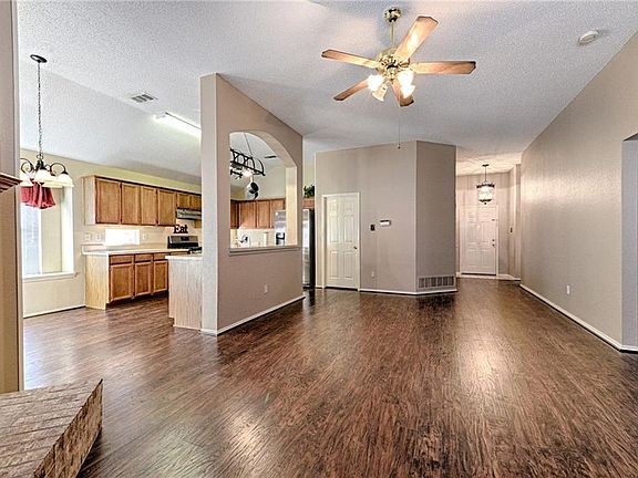 5th image of 1313 Westview Dr