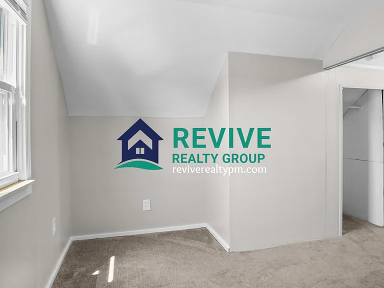 1774 College Ave — Photo 14