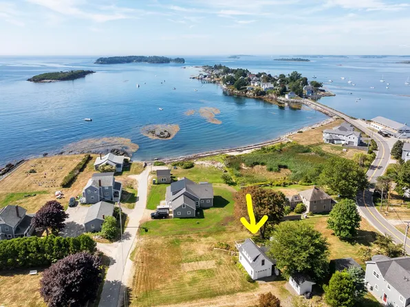 12 Graveyard Point Road, Harpswell, ME 04079