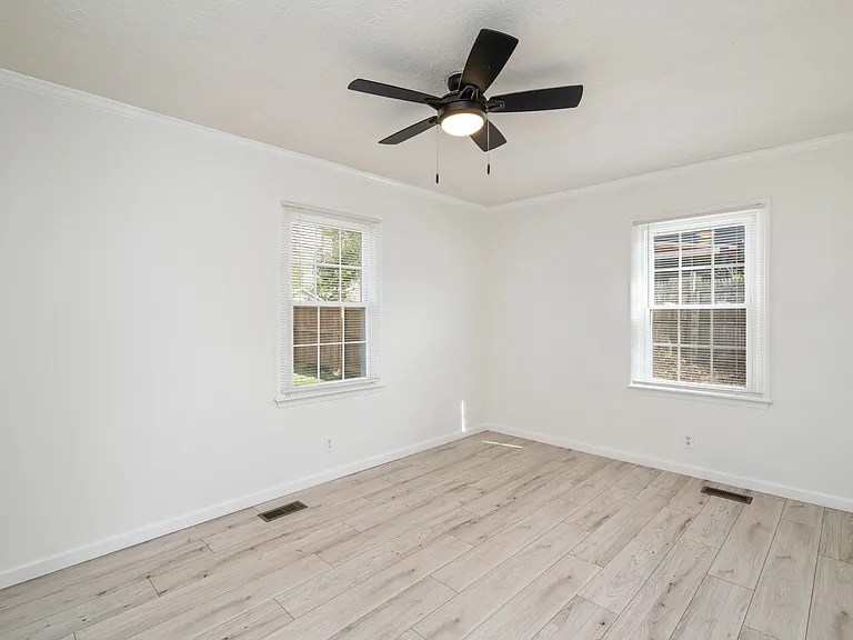 331 Sarvis Dr — Photo 29