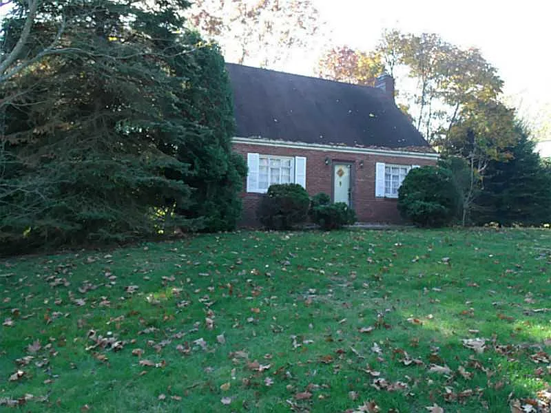 163 Colgan Ter photo 1