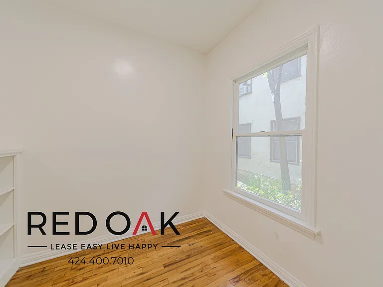 836 Sanborn Ave #208 — Photo 8