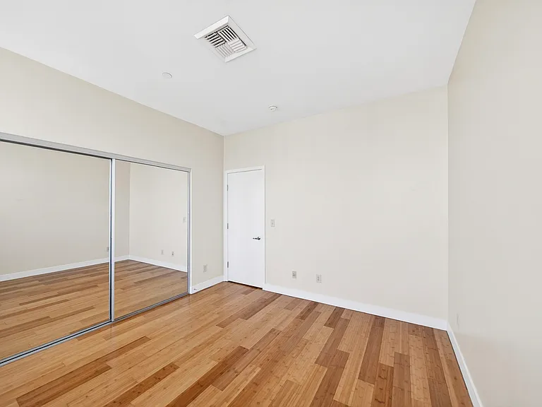 3810 Wilshire Blvd #1405 — Photo 23