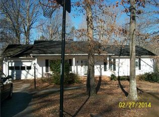 19 Cottage Ln, Taylors, SC 29687
