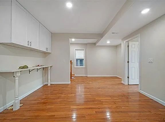 3rd image of 127 Hobart Ave Floor 2