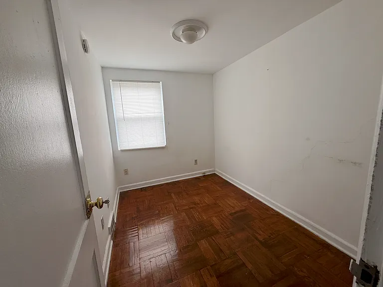44 Madison Dr — Photo 12