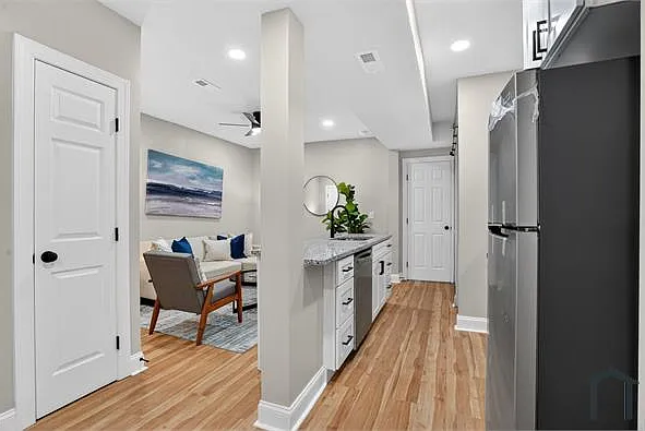 3 bed, $3,500 — Photo 2