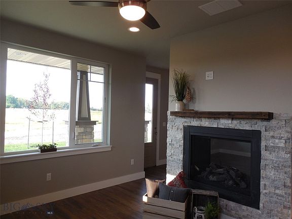 3rd image of 2645 Blackbird Ln