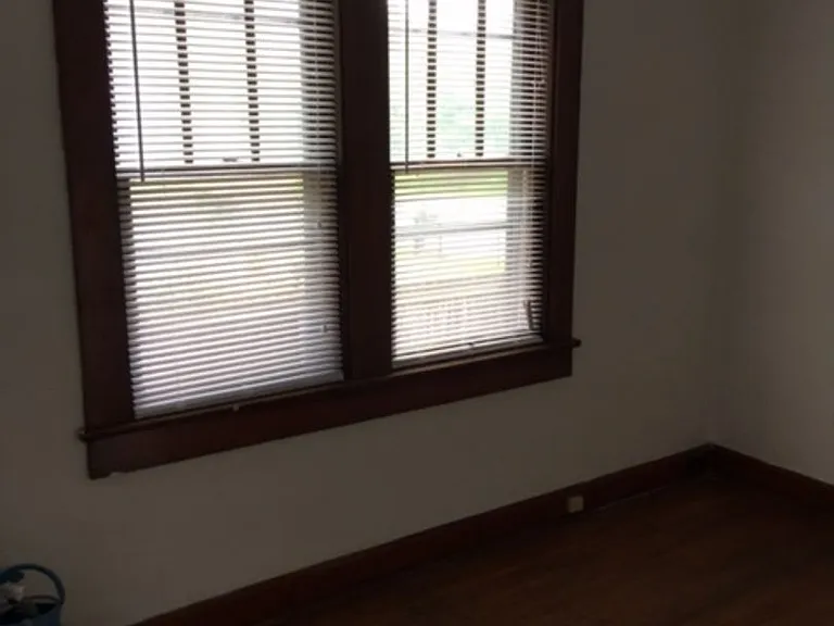 1427 N Kinser Pike — Photo 21