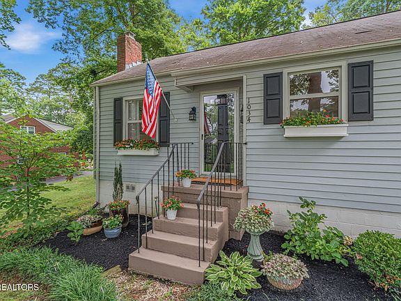 3rd image of 1034 E Churchwell Ave