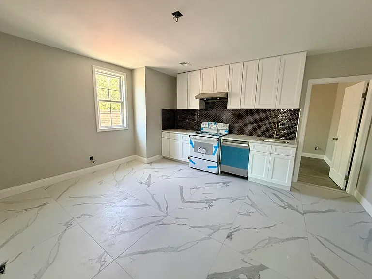 341 Grosvenor Ave #3 — Photo 17