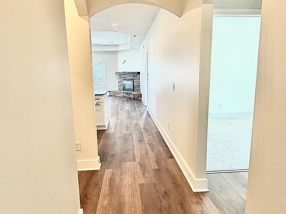 3rd image of 759 Kelly St