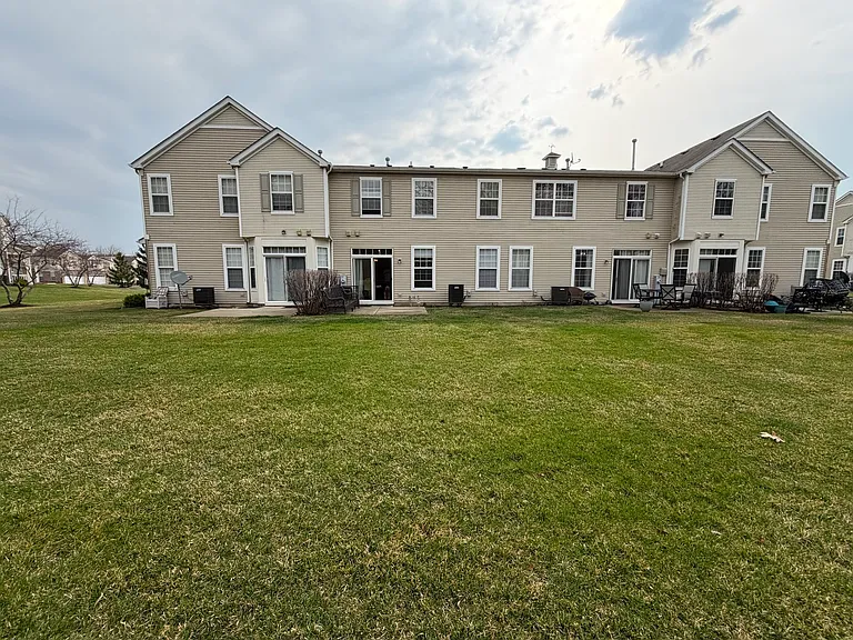 2554 Evergreen Cir #2554 — Photo 15