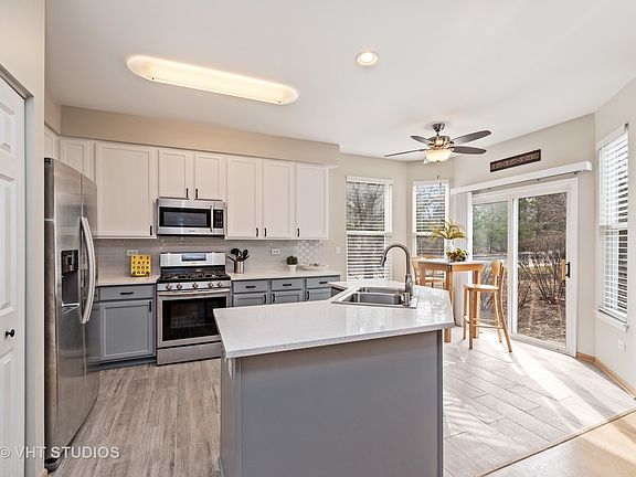 4th image of 46 N Englewood Ct #52