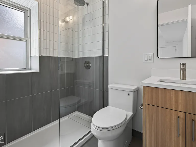 2527 W Ainslie St #3 — Photo 17