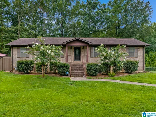 414 7th St SW, Graysville, AL 35073