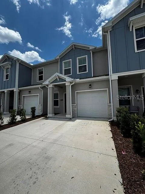 3 bed, 2.5 bath, 1738 sqft, $1,950 — Photo 3