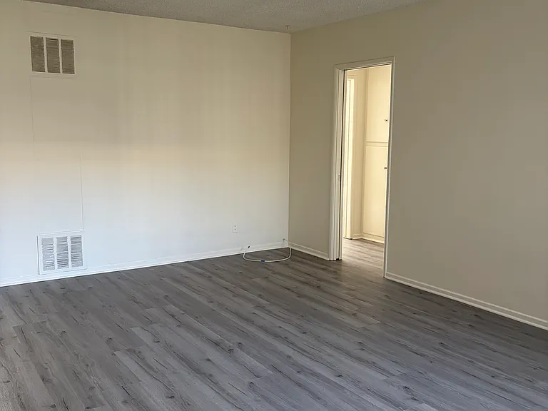 329 California Ave #9 — Photo 3
