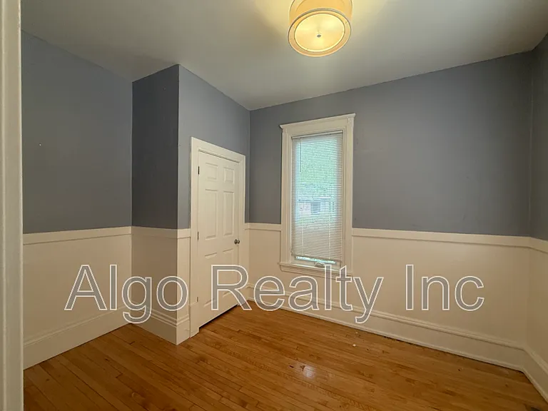 690 Lowry Ave NE #1 — Photo 3