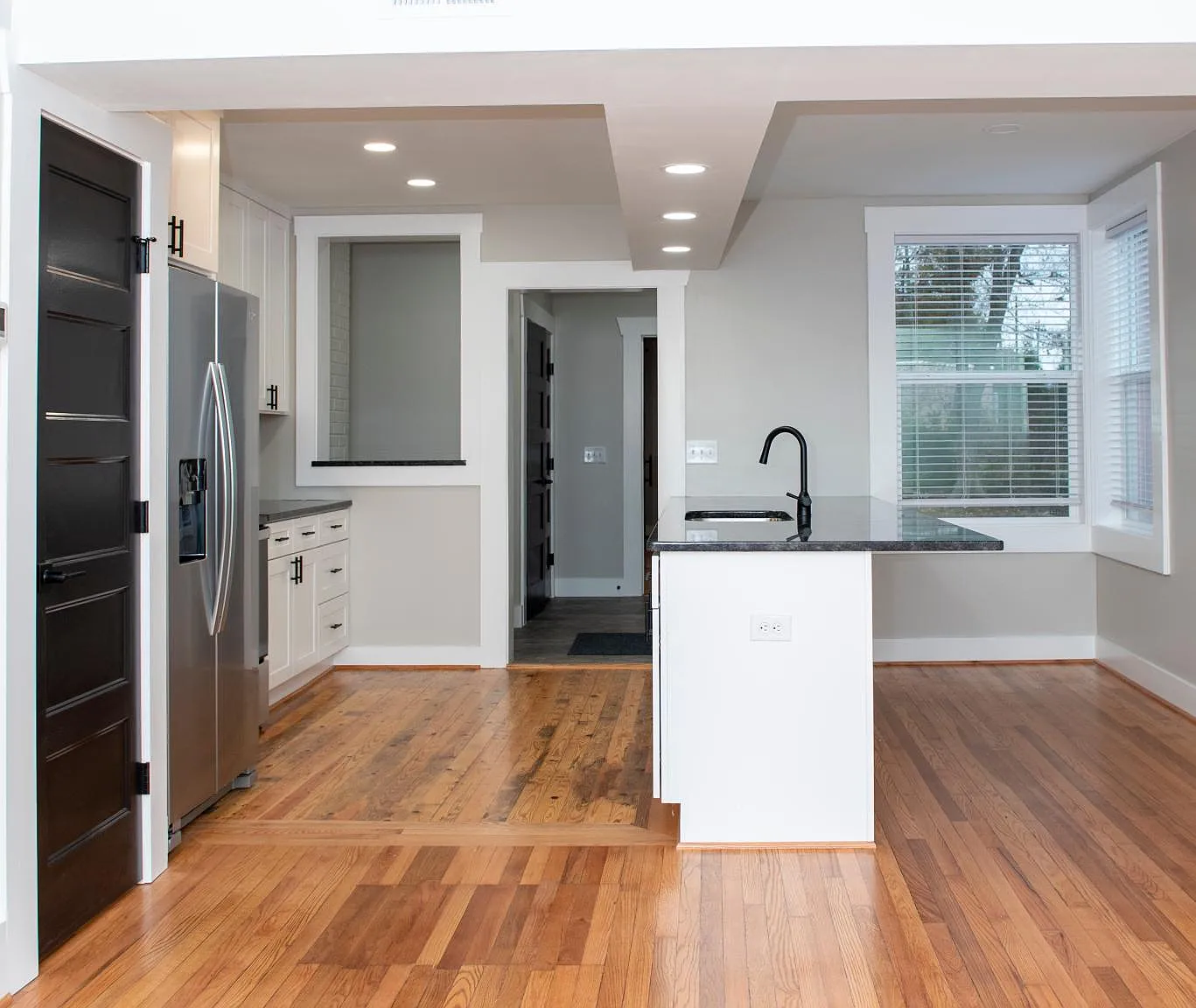 3 bed, 1300 sqft, $1,900 — Photo 3