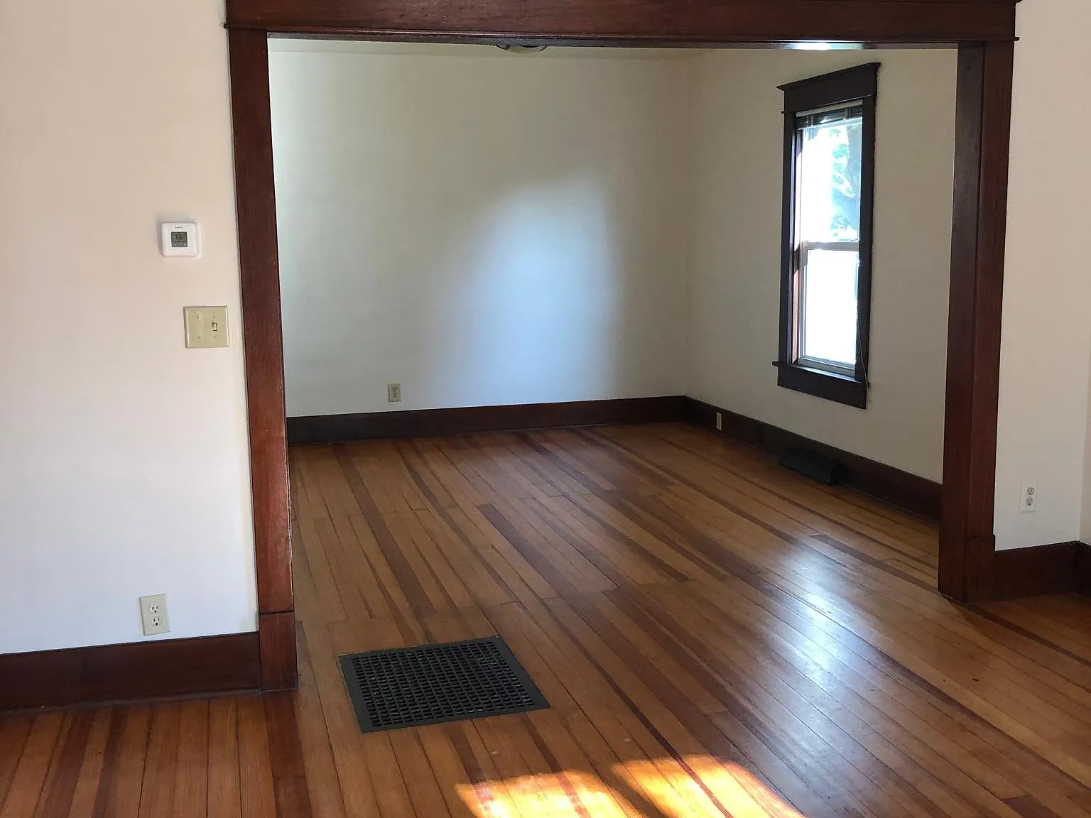 2 bed, 1.5 bath, 1170 sqft, $1,260 — Photo 2